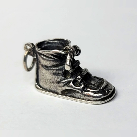 Baby Boot Shoe Engraved Sterling Silver Charm - Picture 1 of 5